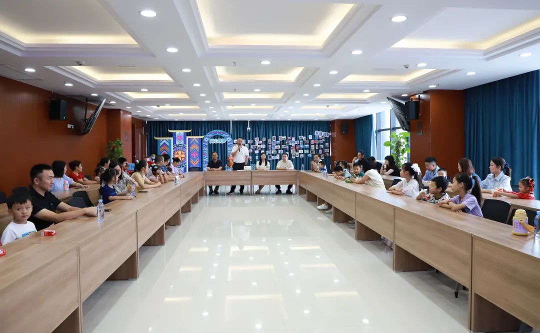 南宁矿业集团举办“同心筑梦·家风润矿·书香致远”主题活动