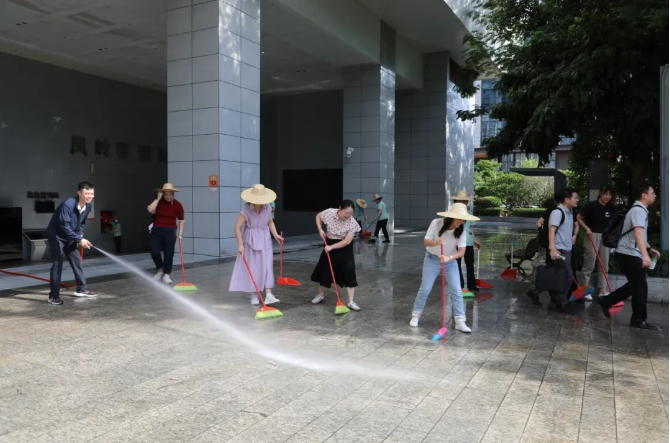 日本av
持续开展周五大扫除专项行动 筑牢健康防线